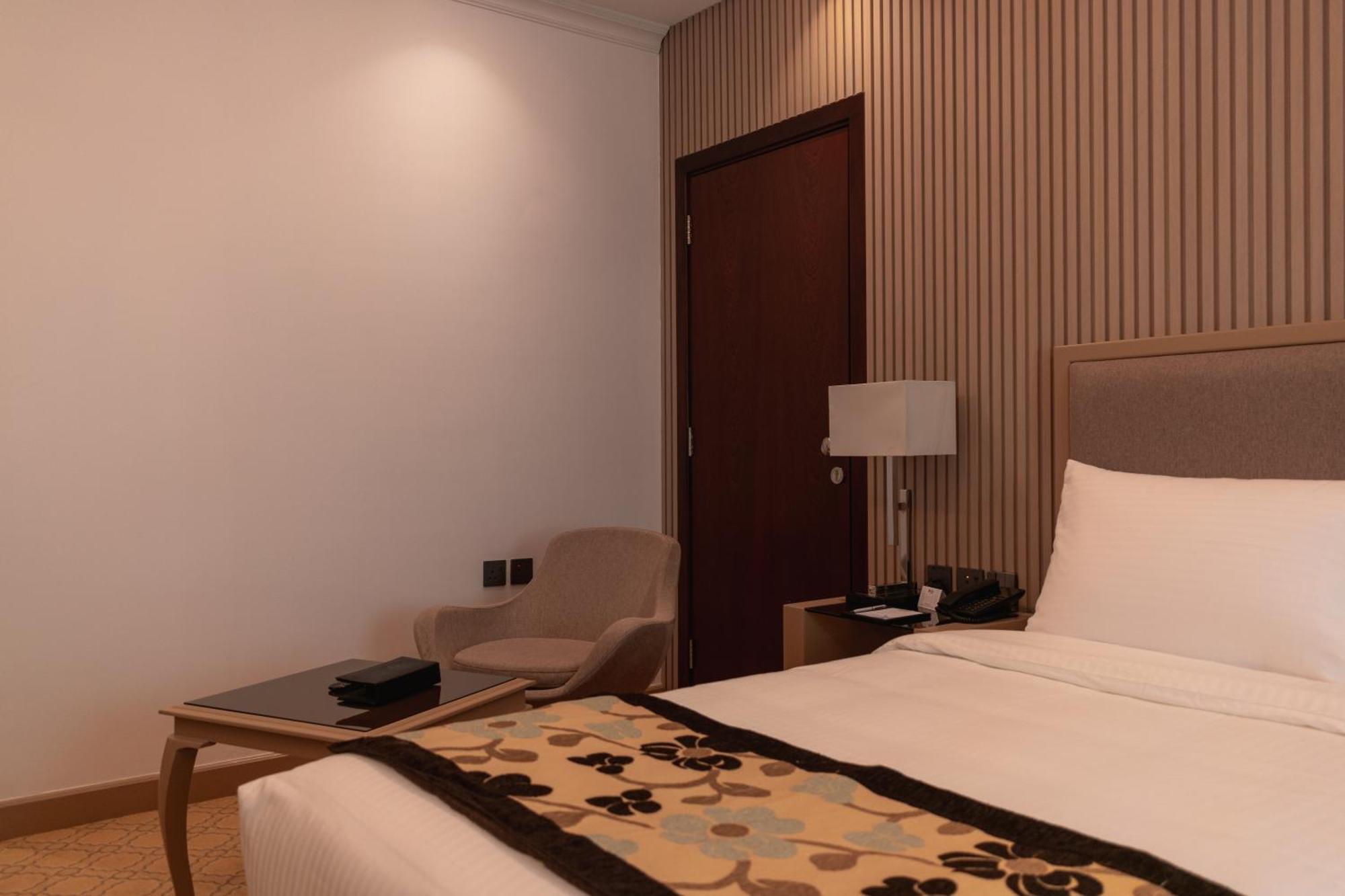 Best Western Plus Jeddah Hotel Madinah Road Ngoại thất bức ảnh