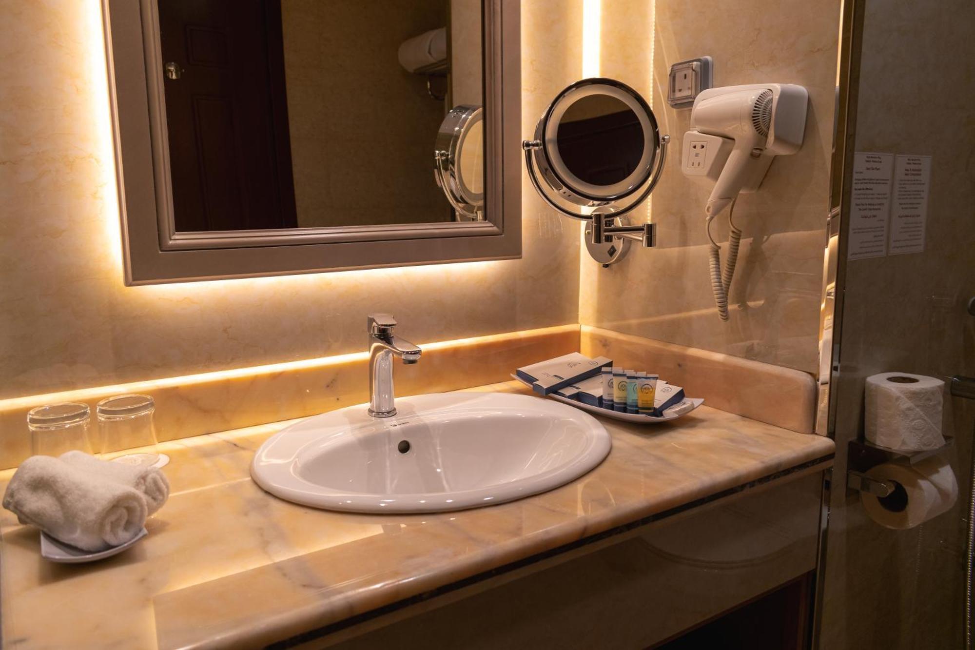 Best Western Plus Jeddah Hotel Madinah Road Ngoại thất bức ảnh