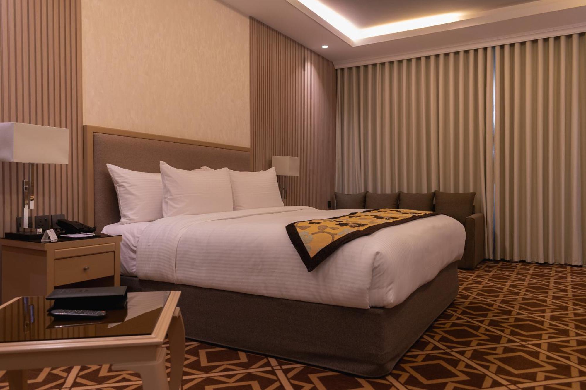 Best Western Plus Jeddah Hotel Madinah Road Ngoại thất bức ảnh